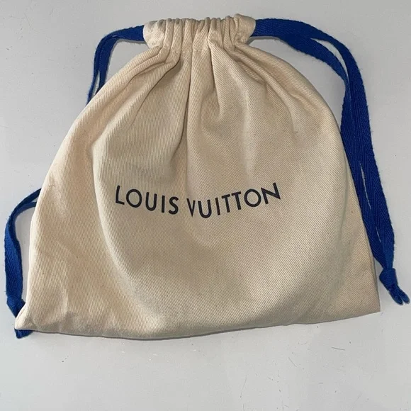 SOLD! Loui Vuitton Reversible Belt Size 75 - Picture 6 of 8